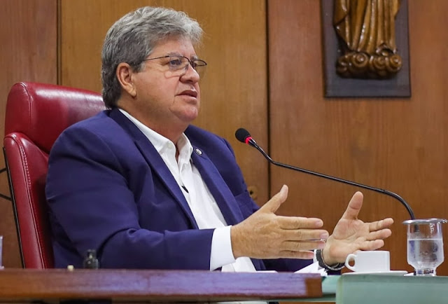 João destaca obras do Hospital da Mulher e investimentos na infraestrutura em sabatina da TV CMJP