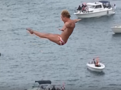 The competition has a traditional high dive format that uses a combination of rules. 