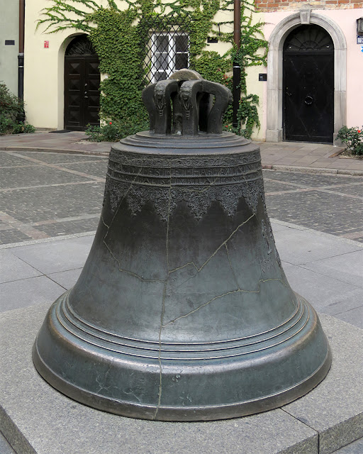 The Wishing Bell by Daniel Tym, Kanonia, Stare Miasto (Old Town), Warsaw