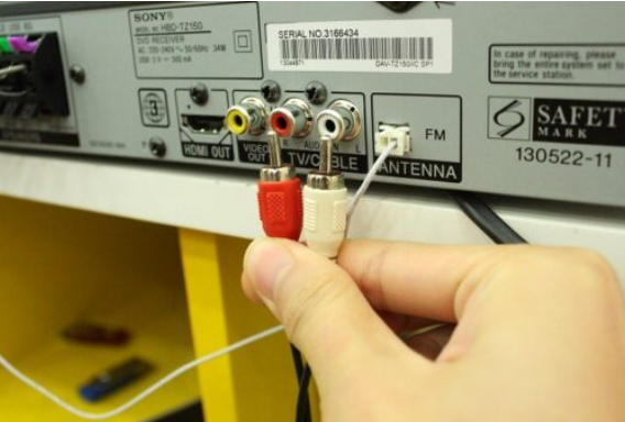Các cách kết nối loa với tivi Toshiba