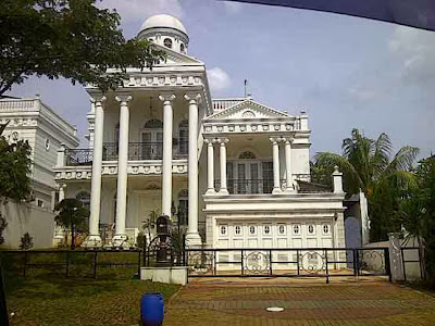 Foto Rumah Mewah Putih