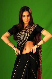 Shraddha Arya Hot