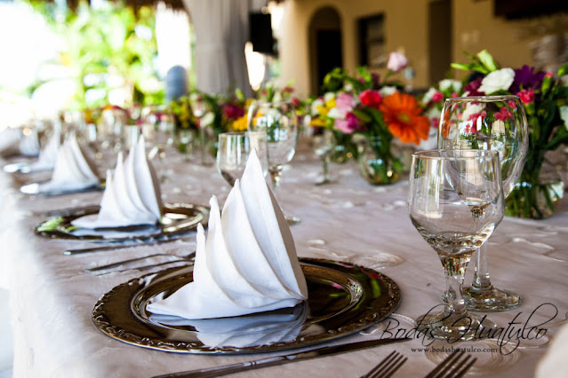 Boda en playa, dobles de servilleta para boda, Bodas Huatulco, beach wedding.