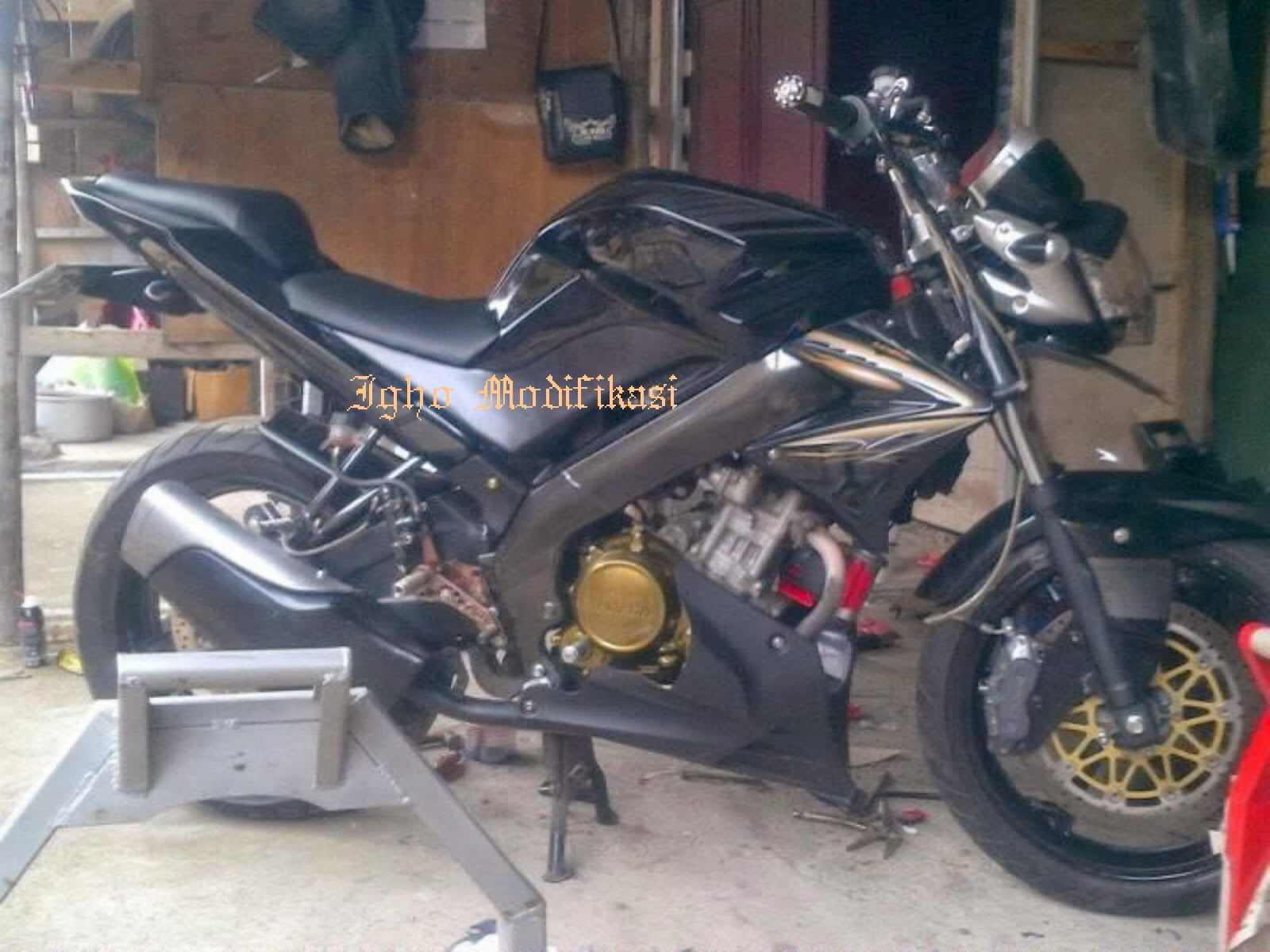 Modifikasi Vixion Old Street Fighter Terbaru Dan Terkeren Klobot Modif