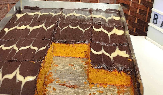 Κέικ καρότου με γλάσο σοκολάτας