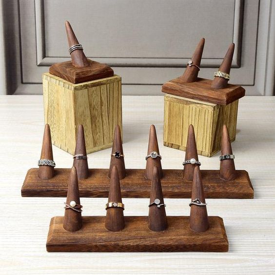 Wooden Finger Ring Holder Stand Jewelry Display for 4 Rings