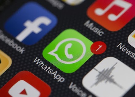 How to Read Whatsapp Messages Without Opening the Chat Option