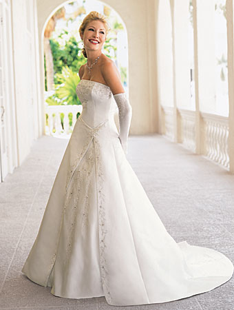 Fortunately there are some ideas to find a beautiful wedding dress without 