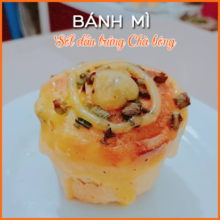 cach-lam-banh-mi-sot-dau-trung-cha-bong-an-sang-bep-banh