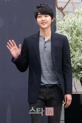 Song Joong Ki passes on a movie after, interest in enlistment remains