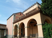 Façana de llevant amb la capella de Santa Maria i Sant Francesc