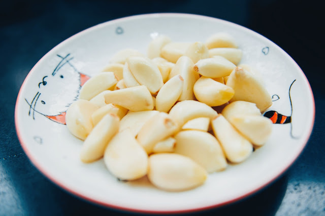What happens to your body if you eat raw garlic everyday for a month