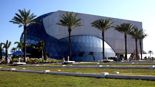 Where Is The Salvador Dali Museum