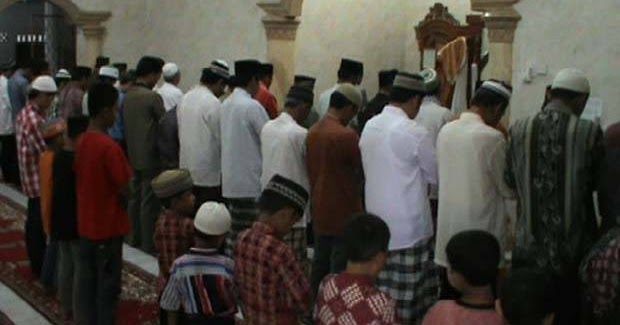Jamaah Aboge Laksanakan Sholat Dan Rayakan Idul Adha Hari 