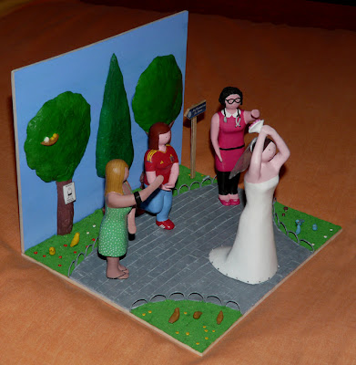 Maqueta personalizada - regalo de boda - novia tirando el ramo