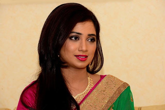 Beautiful Singer Shreya Ghoshal Wallpaper