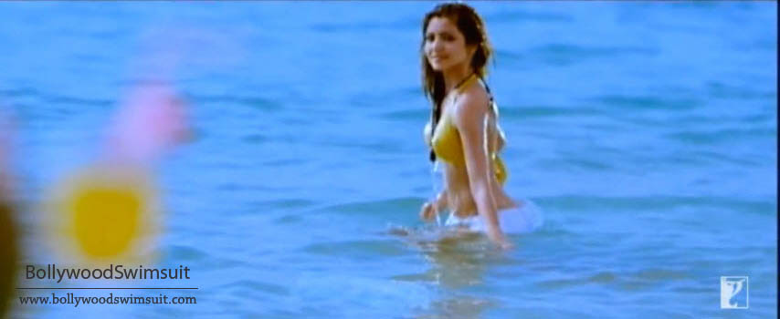 Anushka Sharma bikini pics