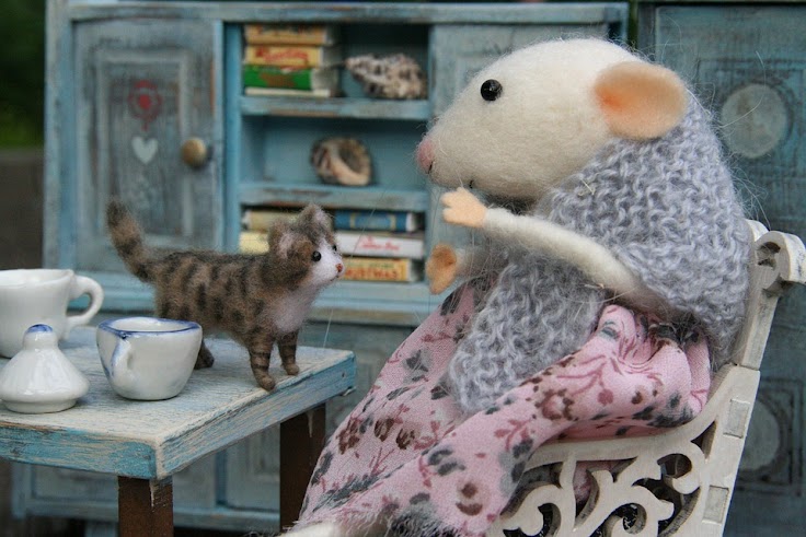 needle felted mouse and kitten