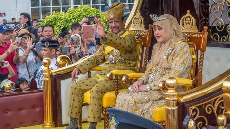 Brunei Royal Family (House of Bolkiah) is among the richest oyals in the wold today.