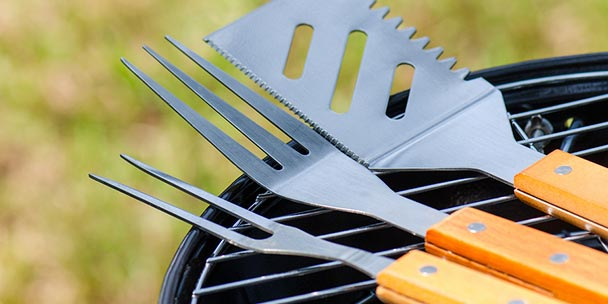 5 Essential Grilling Tools That Promote Safety