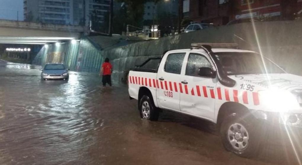 Fuerte temporal de viento y lluvia ocasionó inconvenientes en localidades de Córdoba