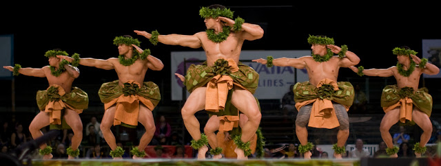 Hula - Homossexualidade nas Ilhas do Pacífico - Homossexualidade no Havaí - Homens havaianos nus - Naked hot muscle Hawaiian men - Hula Men