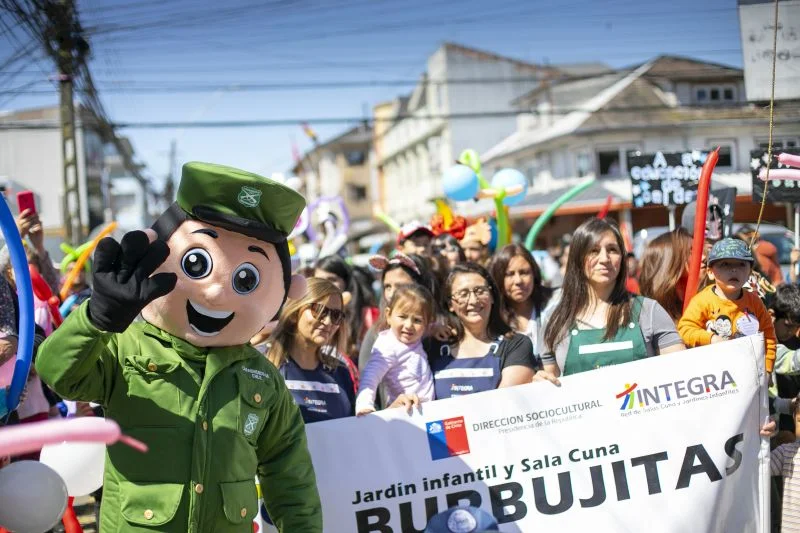 Carnaval por las leyes de las niñas y niños recorre el centro de Puerto Varas