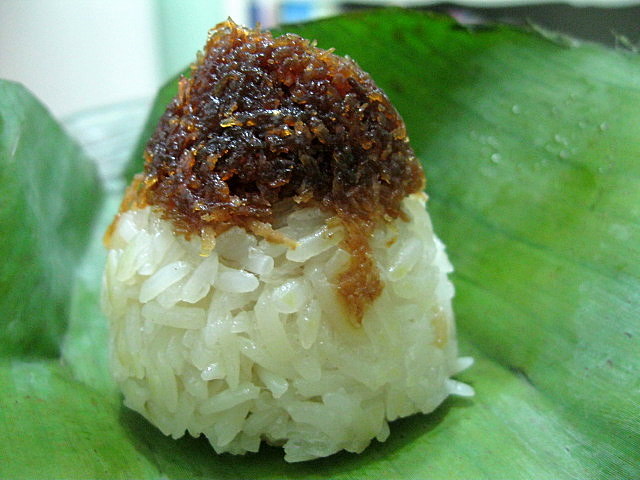 Aneka Kuih Melayu - Variety of Malay Desserts ~ JommJalan