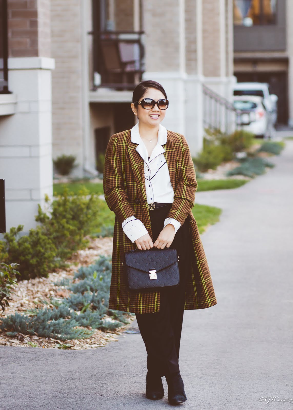 Stradivarius Patterned Coat | Steve Madden Ankle Boots | Louis Vuitton Pochette Metis in Empreinte Leather | Fall Outfit | Petite Fashion | Mom Style | Zara Shirt | HM pants