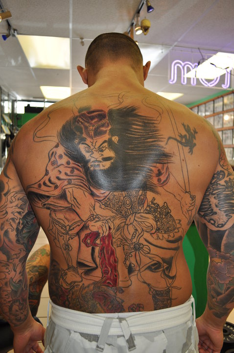 That's right, MMA star Thiago Silva gets inked at Tattoo Blues!