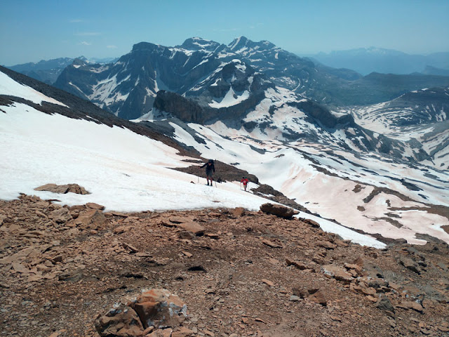 Monte Perdido al fondo