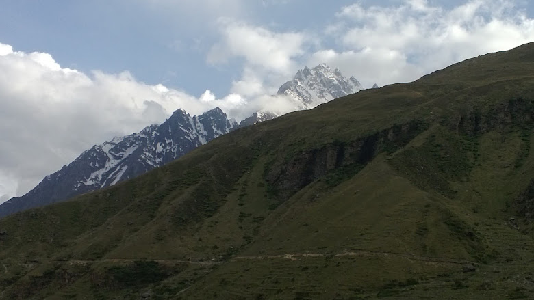 Himalayas in Badrinath (www.abhitraveldiary.com)