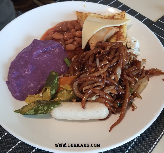 Holiday Inn Melaka Breakfast Buffet Review