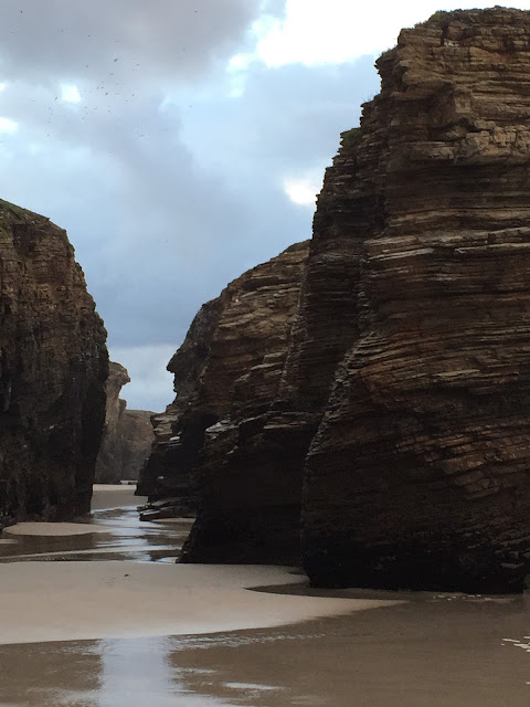 Spain, Cathedrals Beach   by E.V.Pita (2015)  http://evpita.blogspot.com/2015/11/spain-cathedrals-beach-playa-de-las.html   Playa de las Catedrales (Ribadeo)  por E.V.Pita (2015)   Praia das Catedrais (Ribadeo)