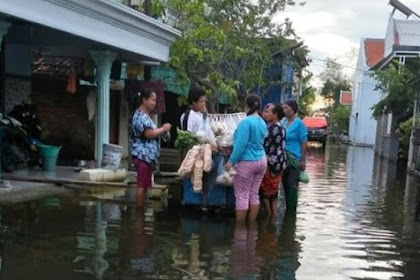 Memprihatinkan, Hampir Sebulan Warga Lamongan Hidup Dikepung Banjir