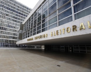 Mulheres negras se unem contra o racismo e a violência em marcha em Brasília