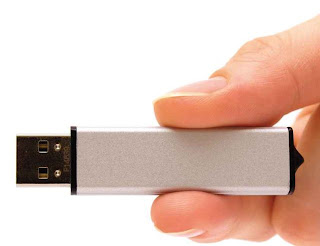 There’s no need to haul a laptop around with you – simply carry your OS on a USB flash drive.