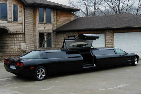 The first limo was actually built in 1902 but the first'Stretch Limousine'
