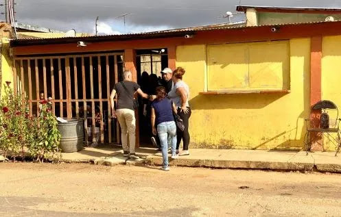 Mujer eecibió una llamada para que saliera de su vivienda y terminó asesinada en el El Tigre