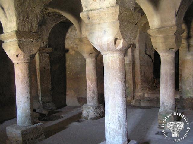 NORROY-LE-VENEUR (57) - Crypte romane de l'église Saint-Pierre (1050)