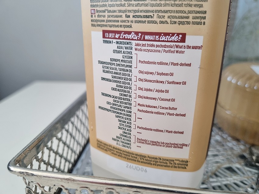 GARNIER FRUCTIS Cocoa Butter Hair Food odżywka do włosów niesfornych i puszących się