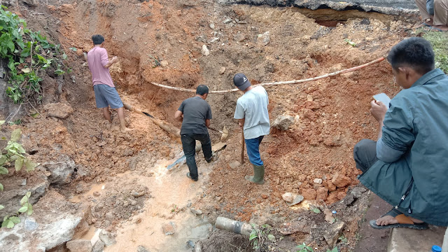 Akibat Gorong-Gorong di Air Batu Roboh, Pendistribusian Air Bersih di Sekitar Kelurahan Bandarsyah Macet