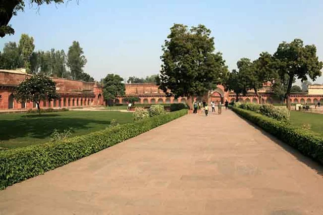 jardins intérieurs du Fort Rouge d'Agra