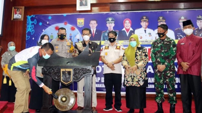 Walkot Genius Umar Canangkan Vaksin Covid-19 di Aula Balai Kota Pariaman