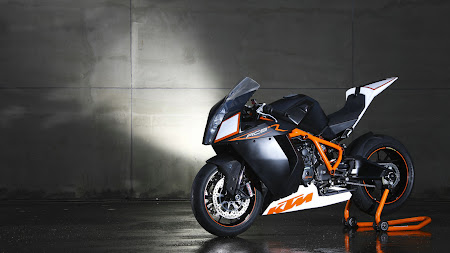 KTM 1198 RC8R