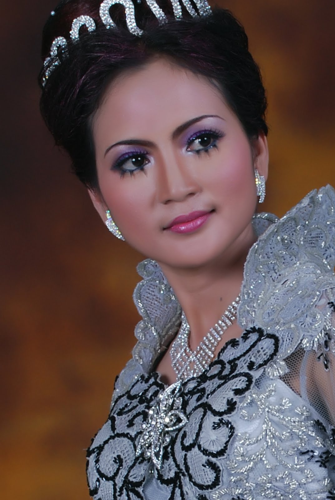 Sanggul Modern  Pengantin Jawa hairstylegalleries com