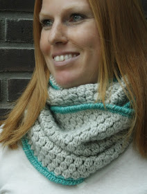 Stonewashed XL: crochet bobble stitch infinity scarf