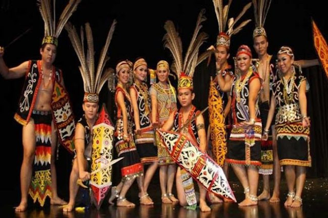 Get closer to traditional clothes throughout Indonesia