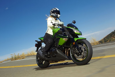 2011 Kawasaki Z1000 Action View