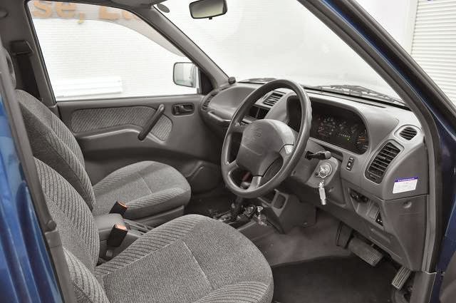 1997 Nissan Mistral 4WD for Zimbabwe to Beitbridge